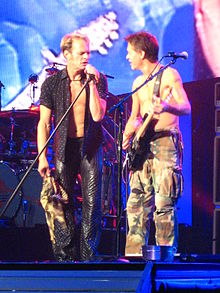 Van Halen (right) with David Lee Roth (left), November 2007
