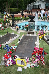 Presley's gravestone at Graceland