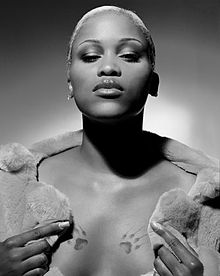 Eve at a photoshoot in September 2002.