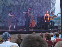 Apple on tour with Nickel Creek in 2007