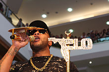 Flo Rida performing live in 2012.