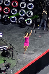 Keys performing at the Live Earth concert