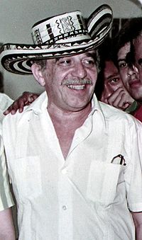 "Gabo" wearing a "sombrero vueltiao" hat, typical of the Colombian Caribbean region. Most of the stories by García Márquez revolve around the idiosyncrasy of this region.