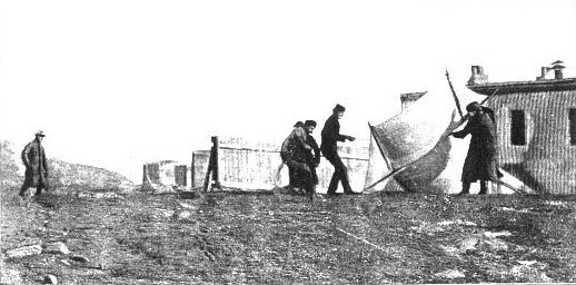 Marconi watching associates raising the kite (a "Levitor" by B.F.S. Baden-Powell[20]) used to lift the antenna at St. John's, Newfoundland, December 1901