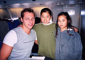 Thorpe (left) with fans in 2000.