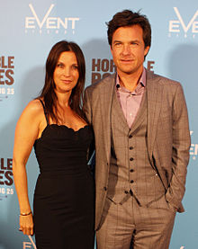 Bateman with wife Amanda Anka in August 2011