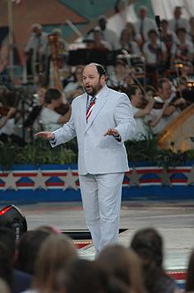 Alexander performing at an Independence Day celebration at the U.S. Capitol in 2006