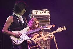 Beck with Tal Wilkenfeld on the 2007 Crossroads Guitar Festival tour
