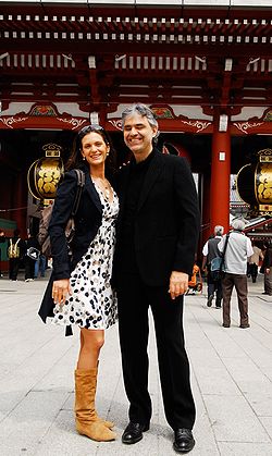 Bocelli with fiancée Veronica Berti in Tokyo, Japan, during his 2008 Asian Tour.