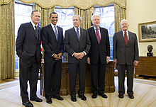 18 years later, President George W. Bush invited former Presidents George H.W. Bush, Bill Clinton, Jimmy Carter (far right) and President-Elect Barack Obama for a meeting and lunch at The White House. Photo taken Wednesday, January 7, 2009 in the Oval Office at The White House.