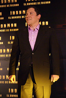 Favreau at an Iron Man photo call in Mexico City, April 2008
