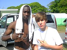 Bieber with Teriy Keys in August 2009.