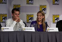 Torv (right) and Joshua Jackson (left) at the Fringe panel during Comic-Con in 2010