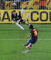 Messi takes Barcelona to 2–0 against Sevilla at Camp Nou on 22 September 2007