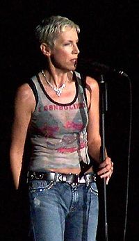 Annie Lennox on stage in 2004