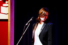 Moore performing at Grammy Museum