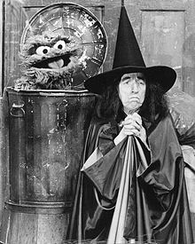 Hamilton with Oscar the Grouch on Episode #0847 of Sesame Street, 1976