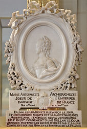 Profile medallion of Marie Antoinette as Dauphine of France in 1770, allegorical to her marriage.