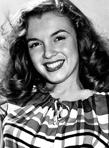 Monroe modeling in 1946