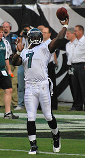 Vick warming up with the Eagles in September 2009