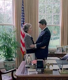 The Reagans talk in the Oval Office, 1985