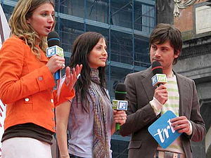 Imbruglia (centre) in Naples, Italy, in 2005