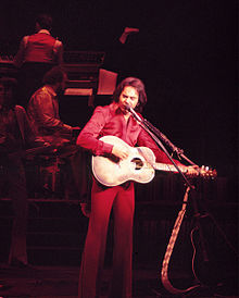Neil Diamond mesmerizing the "Sold Out" "Theater For the Performing Arts" opening night, Aladdin Hotel & Casino; July 2, 1976