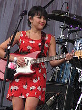 Jones performing at Parque Independência in 2010