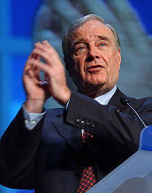 Paul Martin speaking at the 2004 World Economic Forum.