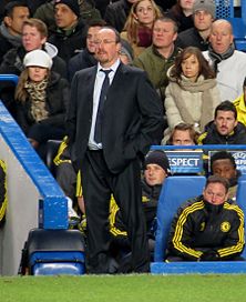 Rafael Benítez managing Chelsea against FC Nordsjælland in 2012.