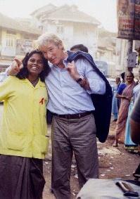 Gere visits USAID HIV/AIDS "Operation Lighthouse" Project in Mumbai.