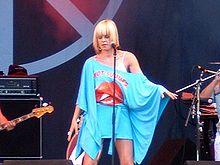 Robyn on tour in 2003