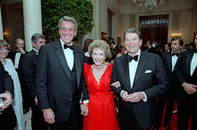 Hudson (left) with President Ronald Reagan and first lady Nancy Reagan at a White House state dinner, May 1984