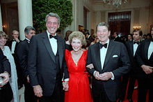 Hudson (left) with President Ronald Reagan and first lady Nancy Reagan at a White House state dinner, May 1984