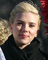 Johansson at the Hasty Pudding Woman of the Year Parade in Cambridge, MA in February 2007