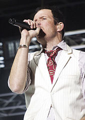 Scott Weiland performing with Stone Temple Pilots in Ottawa, ON on July 13, 2009.