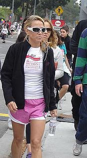 Crow at the Revlon Run Walk 2007