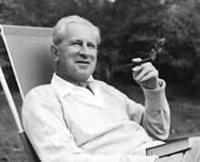 Herbert Marcuse synthesized psychoanalysis with Marxism.