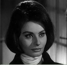 Loren in the trailer for Five Miles to Midnight (1962)