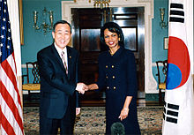 Ban Ki-moon with U.S. Secretary of State Condoleezza Rice in January 2006.