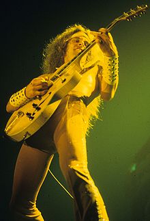 Nugent in concert with his signature Gibson Byrdland guitar