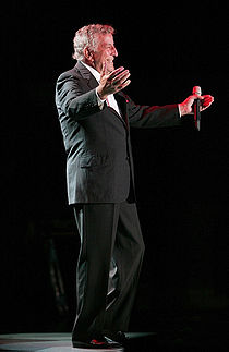 Bennett in concert in Santa Ynez, California, 2005