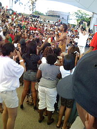 Trey Songz performing in 2007.