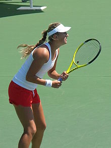 Azarenka practising at the 2010 Bank of the West Classic
