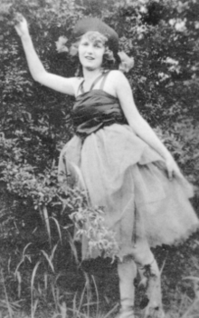 Zelda Sayre at about 16, in dance costume