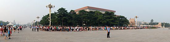 A line to enter Mao Zedong Mausoleum.