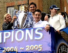 Terry celebrates winning the 2004–05 Premiership with Eiður Guðjohnsen and Frank Lampard.