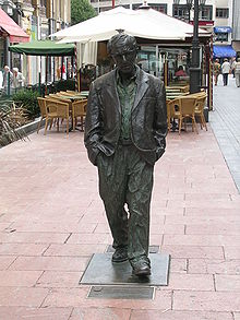 Life-size statue of Woody Allen in Oviedo, Spain