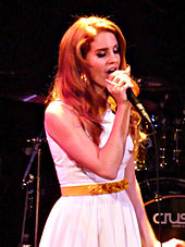 Del Rey performing on December 5, 2011