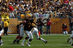 Roethlisberger in a Steelers' throwback jersey during 500th franchise win